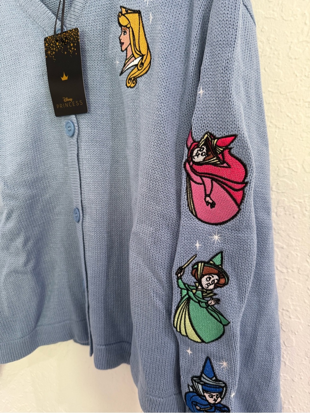 🛍️ SOLD 🛍️ NEW Disney Princess Aurora Sleeping Beauty Embroidered Cardigan - Picture 5 of 6